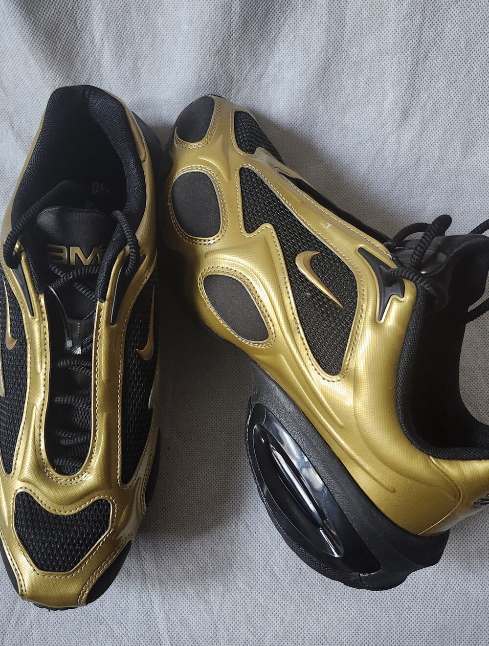 Nike Women's Air Max Muse In The Metallic Gold/Black Size 10